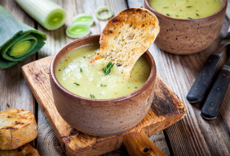 homemade-cream-of-leek-soup-with-croutons-gastroladies