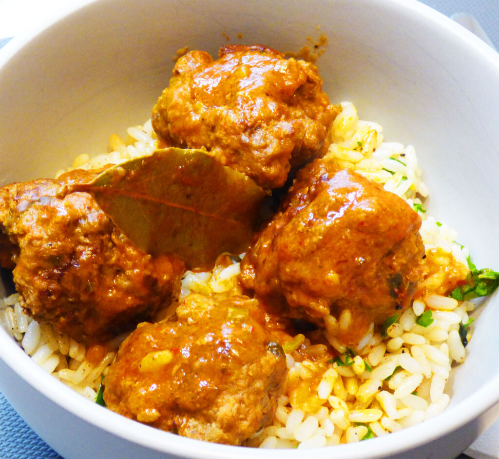 Crispy Meat Balls In Tomato Sauce (Video)