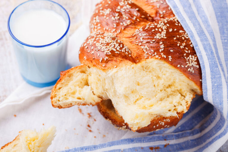 braided-bread-with-sesame-seeds-pastry-bread4