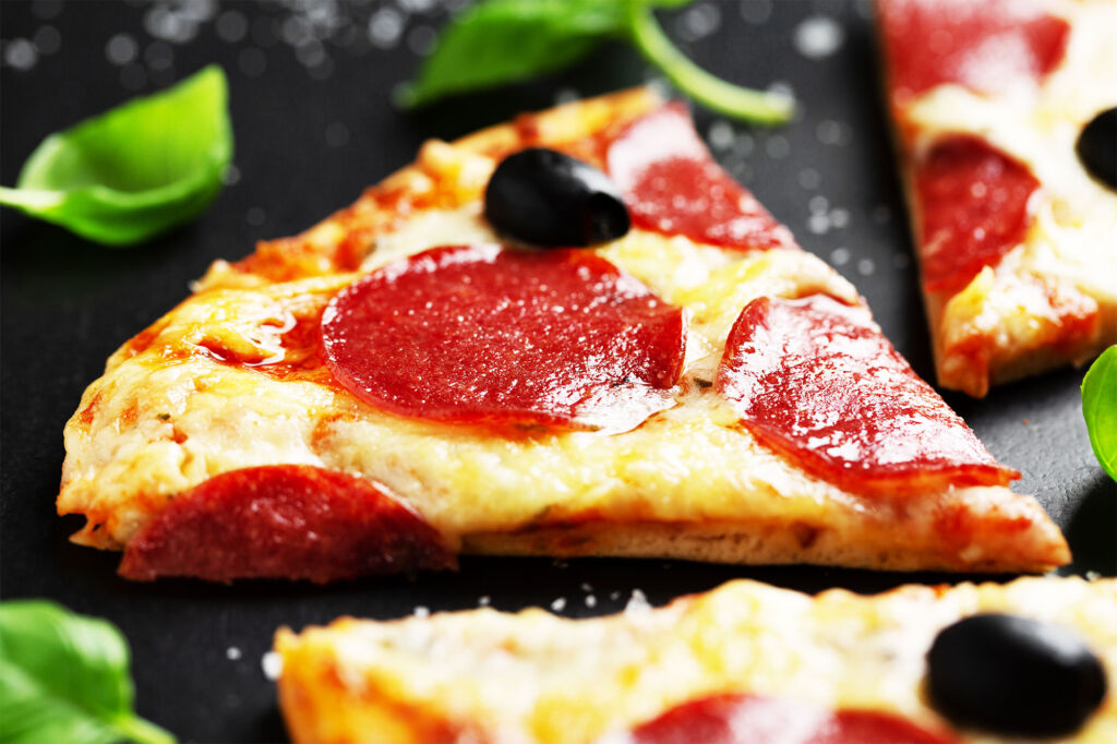 Bạn đang tìm kiếm một cách mới lạ để thưởng thức pizza? Hãy thử làm tortilla pizza ngay hôm nay. Với cách làm đơn giản và nhanh chóng, bạn hoàn toàn có thể tạo ra món ăn nóng hổi và thơm ngon theo ý thích của mình. Hãy cùng nhau lấy đồ nấu bếp và thưởng thức pizza bánh mì ngon tuyệt ngay bây giờ.