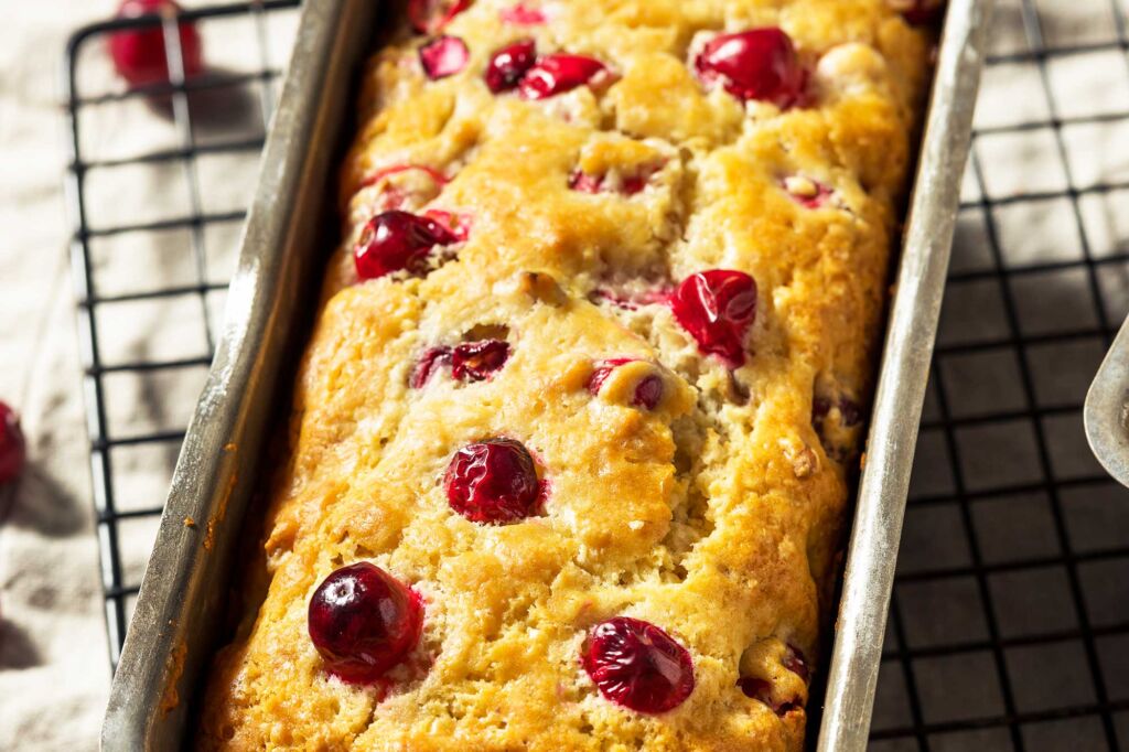 How To Make Fluffy, Cranberry Cake