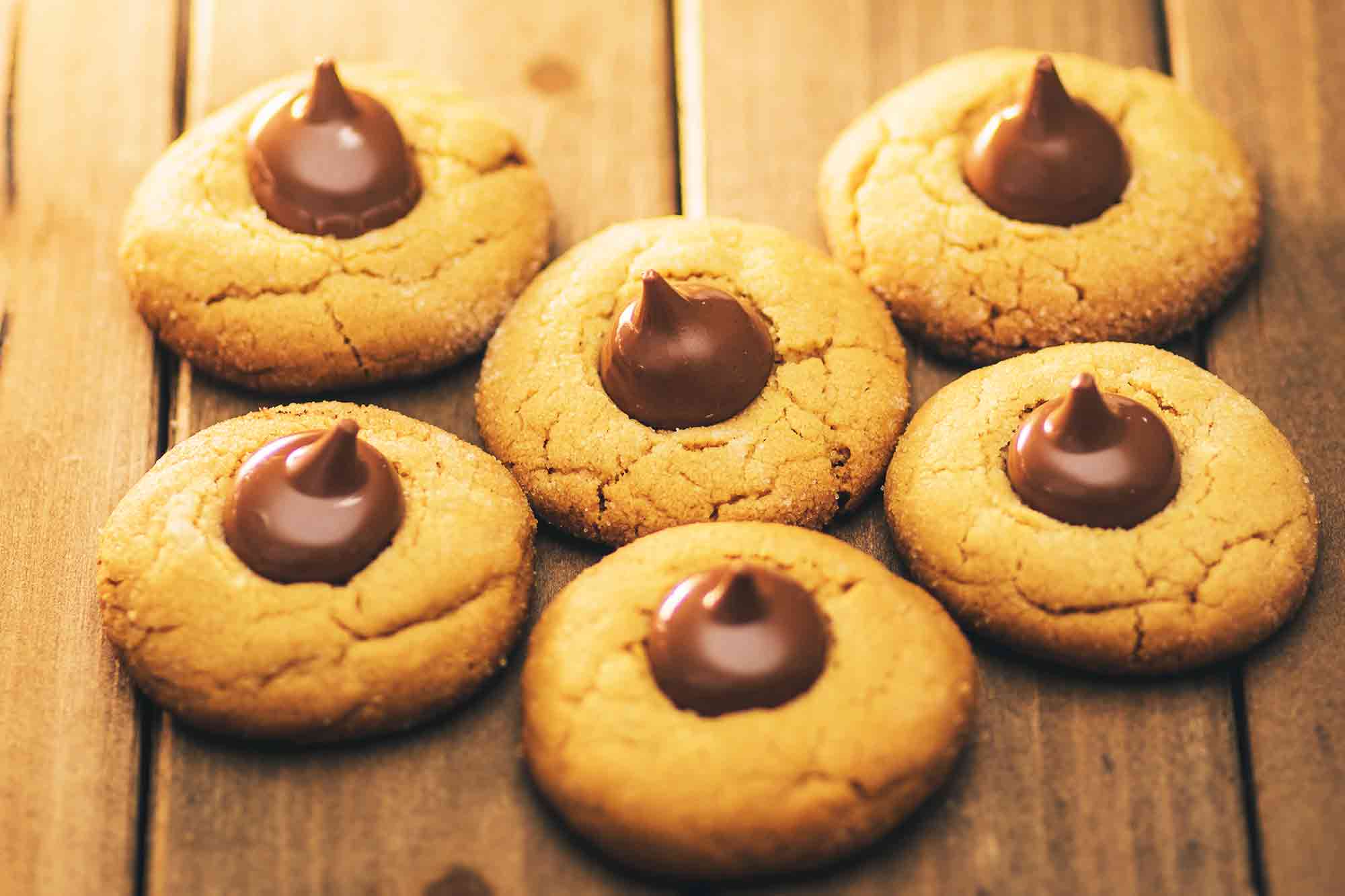 Peanut Butter Blossom Cookies How To Make Recipes