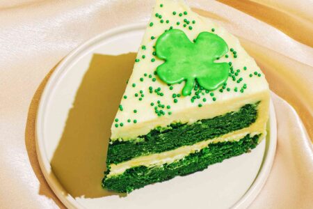 Delicious Vanilla Cake For St. Patrick’s Day