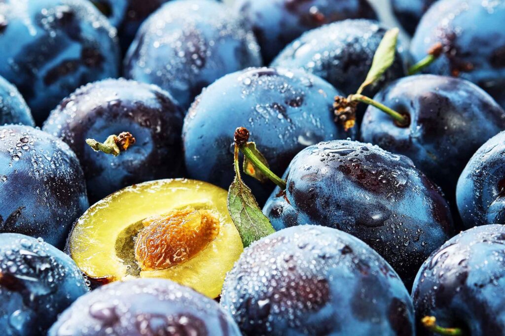 How to Eat Plums, And Why Plums Are a Must-Have Superfood